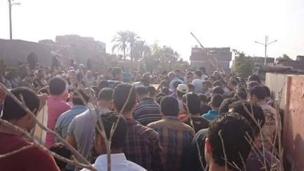 بالصور .. الآلاف من أبناء دمياط يشيعون الشهيد محمد الفلاحجى في جنازة مهيبة