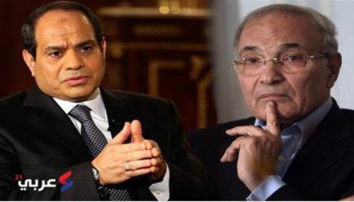 "تقارير عن مؤامرة رباعية ضد قائد الانقلاب"..  كسر عظم بين شفيق والسيسي