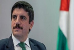 مستشار رئيس الوزراء التركي: نبذل جهودا لوقف جرائم سلطة الانقلاب