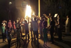 الشرقية:  وقفة ليلية لثوار قرية العزيزية بجمعة "الصمود طريق النصر"