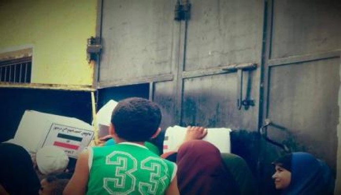 الجيش يوزع كراتين زيت وسكر ببني سويف لامتصاص الغضب الشعبي