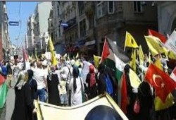 نشطاء أتراك يشكلون محاكمة شعبية لقائد الانقلاب في مصر