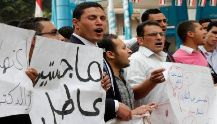 الانقلاب يرفض تعيين أوائل الخريجين لأن معظمهم "تيار إسلامي"!!