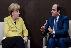 نحس السيسي : تعطل مصعد ميركل