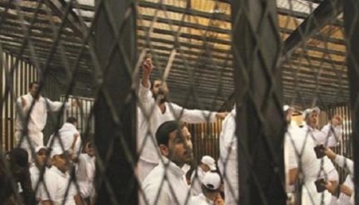 نيابة الانقلاب توجه تهم حرق وإتلاف قسم شرطة التبين لمريض "شلل أطفال"