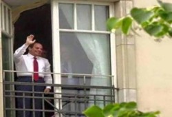 بنطلون السيسي" في ألمانيا يثير موجة عارمة من السخرية