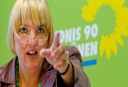 بالفيديو .. رئيسة حزب الخضر الألماني تطرد "مطبلاتية" السيسي وتنهي لقائهم معها