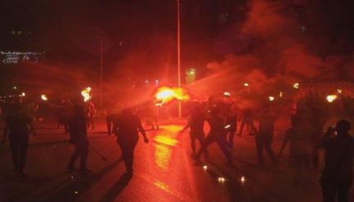 بالصور.. فعالية لثوار المعادي تسيطر على الكورنيش من الاتجاهين وتقطع الحركة عليه