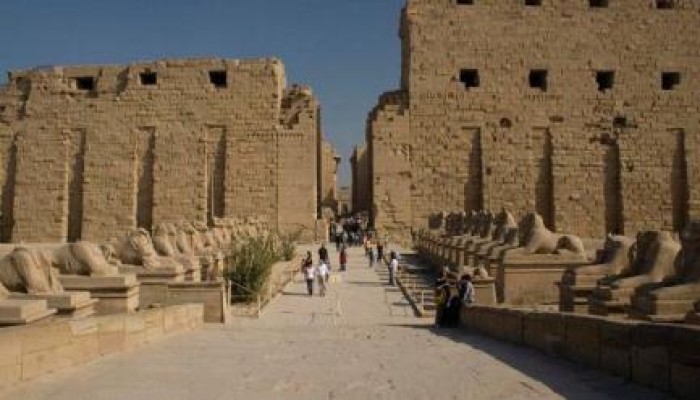 انفجار أمام  معبد الكرنك بالأقصر