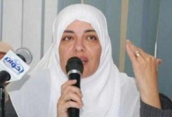 عزة الجرف لـ"قائد الإنقلاب": اصنع إرهابك بنفسك يتيح لك تنفساً إصطناعياً