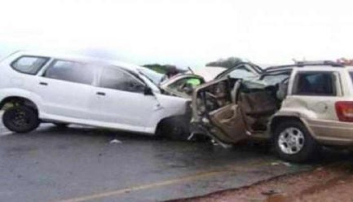 نحس الانقلاب: مصرع وإصابة 4 في انقلاب سيارة بالطريق الصحراوي بالمنيا