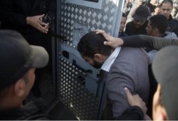 الانقلاب يشن حملات اعتقال واسعة قبيل إضراب اليوم