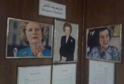 فيديو.. الانقلاب يكرم "رئيسة وزراء إسرائيل " !