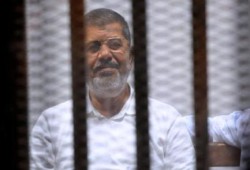 قضاء الانقلاب يقضي بالإعدام على الرئيس مرسي وآخرون في قضية اقتحام السجون الملفقة