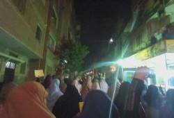 ثوار حلوان ينطلقون بمسيرة ليلية من مسجد الهدى والأهالي يرددون الهتاف