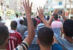 مسيرة مفاجئة لشباب الحركات الثورية خارج جامعة الزقازيق