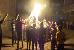 الشرقية: وقفة ليلية بقرية العزيزية تطالب بالإفراج عن المعتقلين