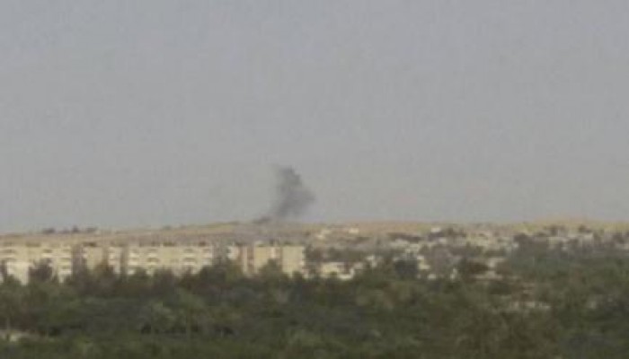 تصاعد أدخنة خلف منطقة العبور شرق ‏العريش بعد ثلاثة تفجيرات يعقبها إطلاق نار