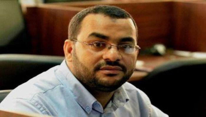 اعتقال الصحفي "ياسر أبو العلا" واقتياده لجهة غير معلومة
