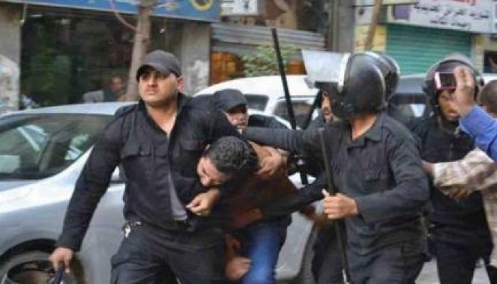 العفو الدولية تنتقد سياسة الانقلاب بسبب اعتقال الشباب وقمعهم