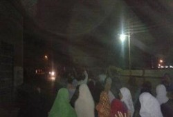 الغربية: مسيرة ليلية بقطور رفضا للانقلاب العسكري