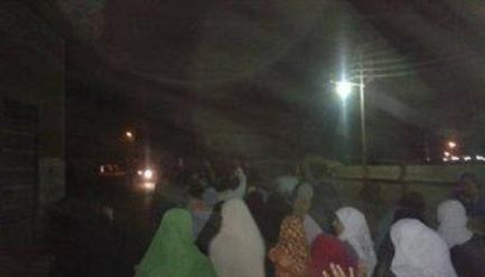الغربية: مسيرة ليلية بقطور رفضا للانقلاب العسكري