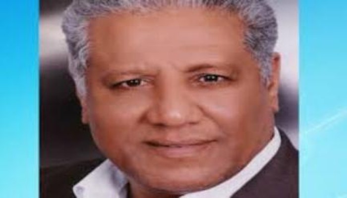 اعتقال الكاتب حلمي القاعود رغم مرضه واقتياده لمكان مجهول