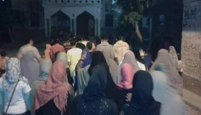 ثوار الكاشف بدمياط يصلون الغائب على شهداء مجزرة أكتوبر