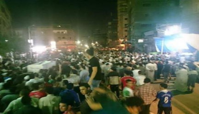 حشود مهولة بمدينة المحلة في جنازة الشهيد "معتصم العجيزي" (صور)