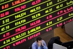 البورصة تخسر 1.3 مليار جنيه وسط ارتفاع في سيولة السوق