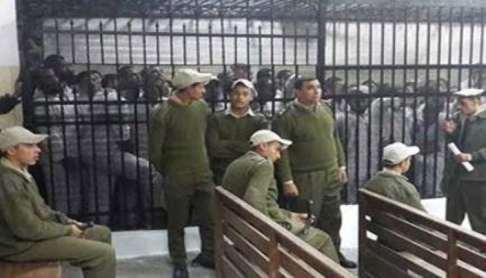 قضاء العسكر يؤجل محاكمة 104 في "أحداث بولاق"