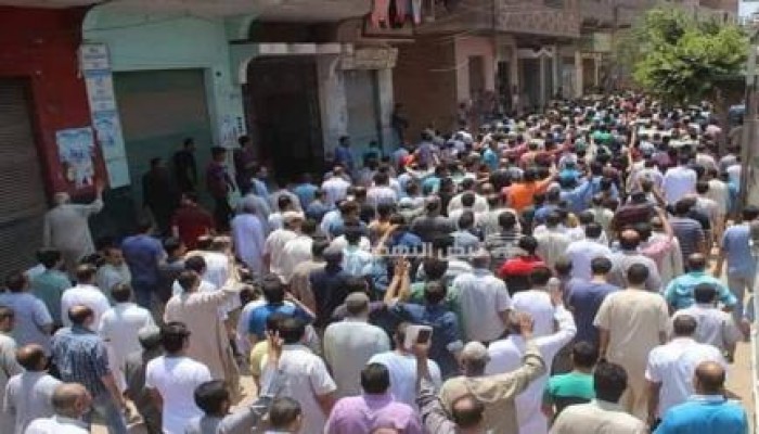 الآلاف يشيعون جثمان د. "خفاجي" أحد شهداء مجزرة أكتوبر.. وسط هتافات تطالب بالقصاص