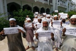 بالصور .. أهالي " الهند " ينظمون وقفة تضامنية مع ثوار مصر ضد الانقلاب