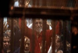 "ميدل ايست آي" تفند خرافات دفعت معارضي الإخوان للانقلاب على مرسي