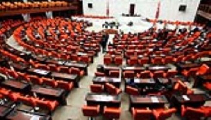 أروقة البرلمان التركي والتحالفات المستقبلية بعد نجاح العدالة والتنمية في رئاسة البرلمان