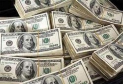 "اتحاد مستوردي الورق والطباعة" يحذر من انهيار القطاع بسبب أزمة الدولار