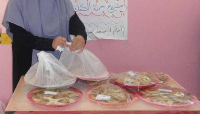 بالصور.. مشروع "حملة كعك العيد للمحتاجين" في قطاع غزة