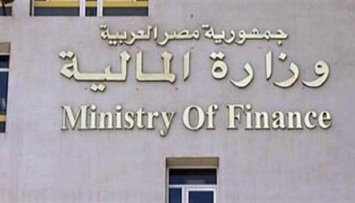 الانقلاب يجبر الموظفين على دفع الضرائب.. وكبار رجاله يتهربون منها