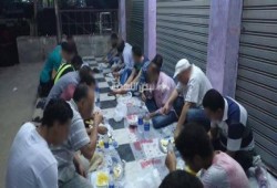 ثوار إمبابة ينظمون إفطار جماعي تحت شعار "يوم من رابعة"