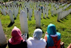 داود أوغلو: سربرنيتسا شهدت مقتل الضمير الإنساني