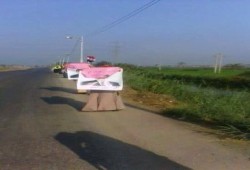 بدمياط : سلسلة بشرية لثوار قرية أم الرضا رفضا للانقلاب