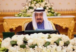 الملك سلمان يعفي رئيس ديوانه الملكي