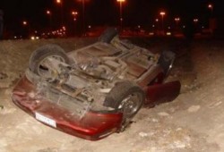 شؤم الانقلاب: مصرع 3 وإصابة 11 آخرين في انقلاب سيارتين بالمنيا
