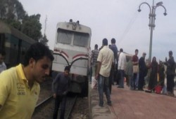 إصابة مجندين في مشاجرة مع باعة داخل قطار بالمنيا