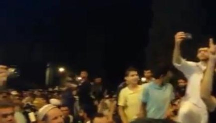 المرابطين في الأقصى يتظاهرون ضد السيسي ويدعون للرئيس مرسي