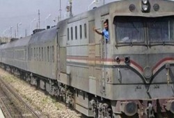 مصرع طفل دهسه قطار الصعيد في أسيوط