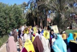 بني سويف: أهالي قرية ملاحيه "على جمعة" يتظاهرون ردا على اعتقال 2 فجر اليوم