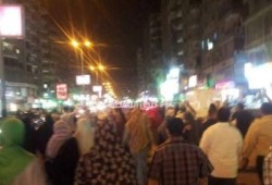 مسيرة حاشدة ليلية بالهرم تتحدى القمع وتؤكد: «مستمرون»