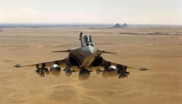 باحث سياسي: لماذا استورد العسكر طائرات "الرفال" من فرنسا