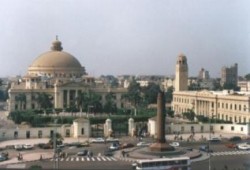 "الصيادلة": تطعن على قرار الانقلاب بقبول 9 آلاف طالب بكليات الصيدلة